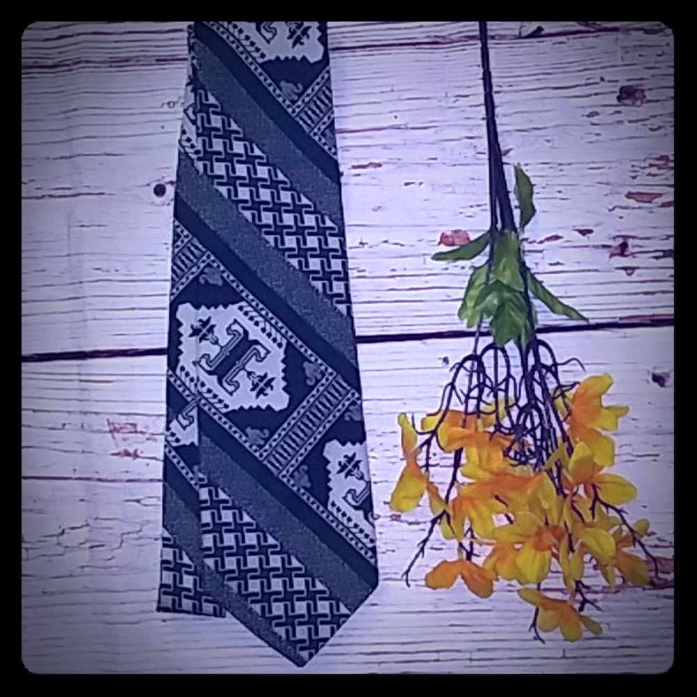 Superba tie